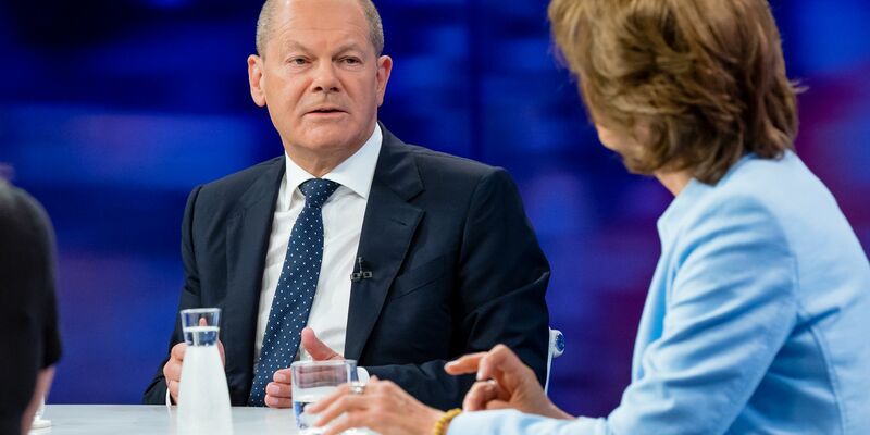 Bundeskanzler Olaf Scholz (SPD) wird Gast in der 1000. Ausgabe der ZDF-Sendung maybrit illner sein. - Foto: Svea Pietschmann/ZDF/dpa