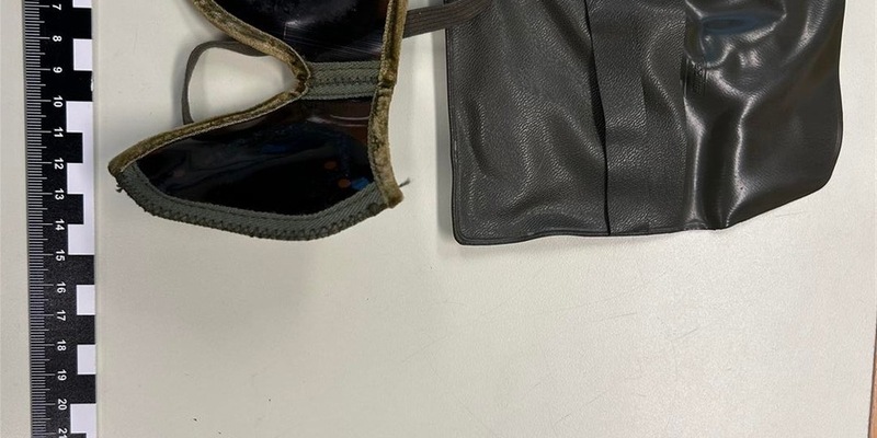 POL-PDWIL: Auffinden einer unechten Schusswaffe und weiterer verdächtiger Gegenstände - Foto: presseportal.de