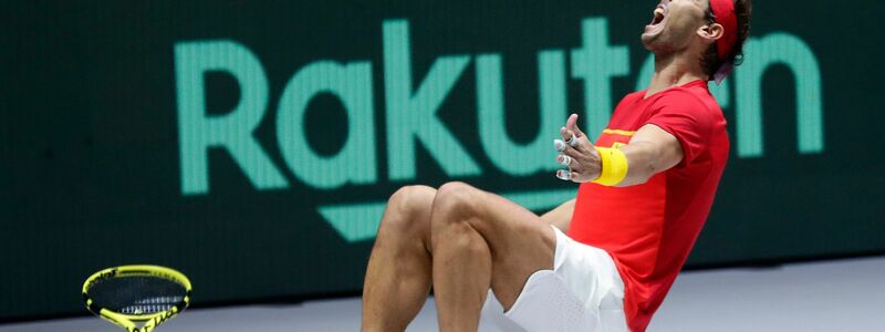 Emotional feierte Rafael Nadal den Davis-Cup-Titel 2019 - es war sein fünfter.  - Foto: Manu Fernandez/AP/dpa