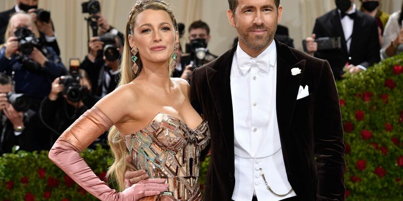 Blake Lively und Ryan Reynolds spenden wie Popstar Taylor Swift für die Hurrikan-Opfer in den USA. (Archivbild) - Foto: Evan Agostini/Invision/AP/dpa
