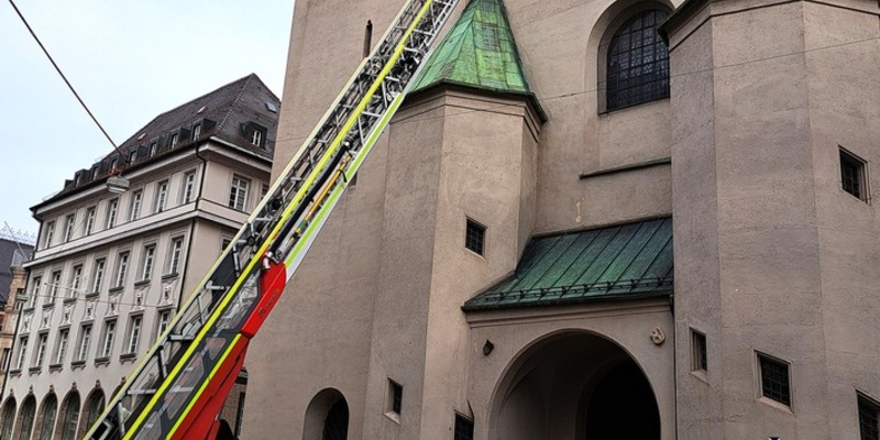 FW-M: Mann vom Alten Peter gerettet (Altstadt) - Foto: presseportal.de
