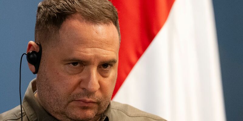 Der einflussreiche Chef des ukrainischen Präsidentenbüros, Andrij Jermak, drängt auf schnelle Antworten des Westens auf den «Siegesplan» des von Russland überfallenen Landes. (Archivbild) - Foto: Denes Erdos/AP/dpa