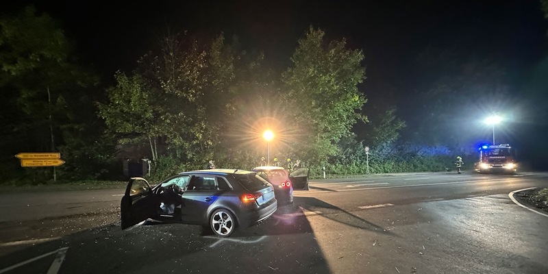 FW Finnentrop: Verkehrsunfall mit zwei verletzen Personen - Foto: presseportal.de