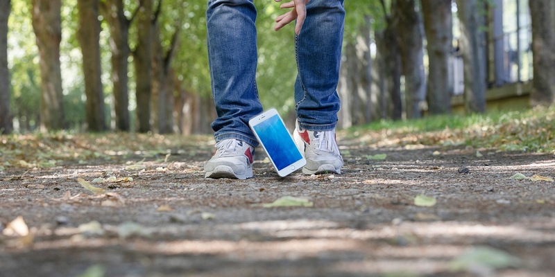 Wertgarantie-Studie: Durchschnittlich zwei Jahre bis Schrott / Elektro- und Haushaltsgeräte gehen recht schnell kaputt: Vor allem Smartphones sind sehr schadensanfällig - Foto: presseportal.de