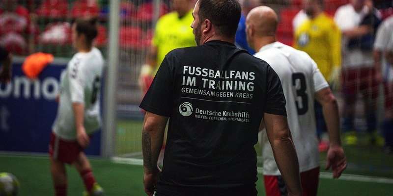 XXL-Fan-Turnier von Bayer 04 Leverkusen und Deutscher Krebshilfe / (Ehemals) übergewichtige Fans zeigten ihre Fitness auf dem Spielfeld - Foto: presseportal.de