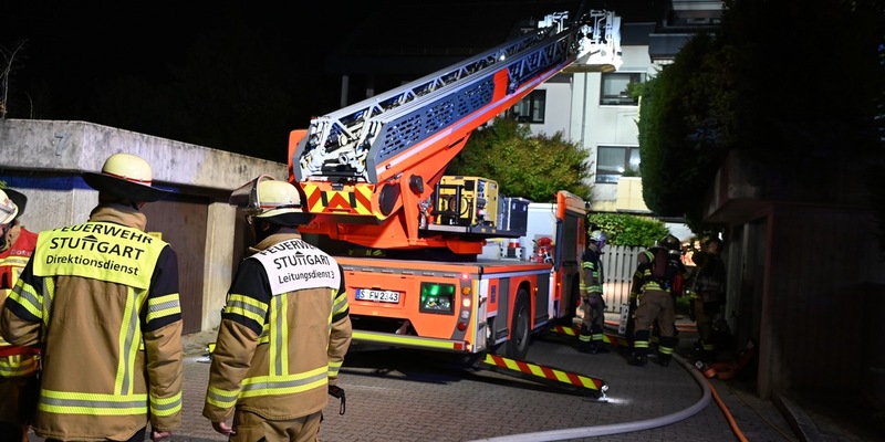 FW Stuttgart: Brand in Mehrfamilienhaus - Foto: presseportal.de