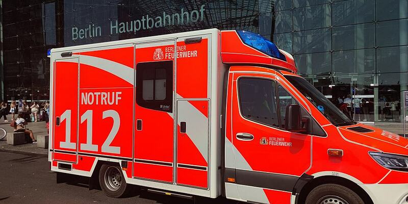 Rettungswagen vor Berliner Hauptbahnhof (Archiv) - Foto: über dts Nachrichtenagentur