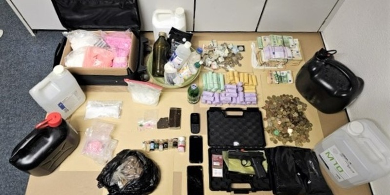 POL-K: 241014-6-K Schlag gegen organisierten Drogenhandel am Ebertplatz - diverse Betäubungsmittel und Bargeld sichergestellt, drei Festnahmen - Foto: presseportal.de