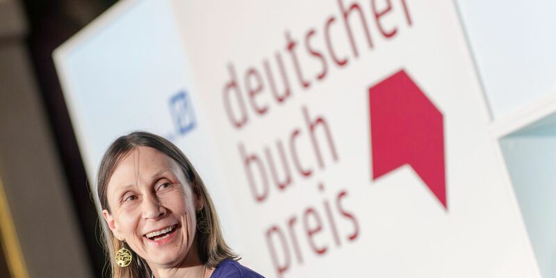 Für «Hey guten Morgen, wie geht es dir?» ist die Leipziger Autorin Martina Hefter mit dem Deutschen Buchpreis ausgezeichnet worden. - Foto: Andreas Arnold/dpa