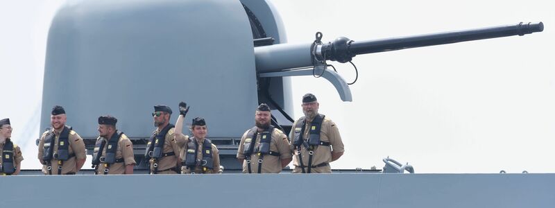 Die deutsche Korvette «Ludwigshafen am Rhein» - hier beim Auslaufen zu dem Einsatz - beteiligt sich derzeit an der Unifil-Mission im Mittelmeer vor der libanesischen Küste. - Foto: Frank Hormann/dpa-Zentralbild/dpa