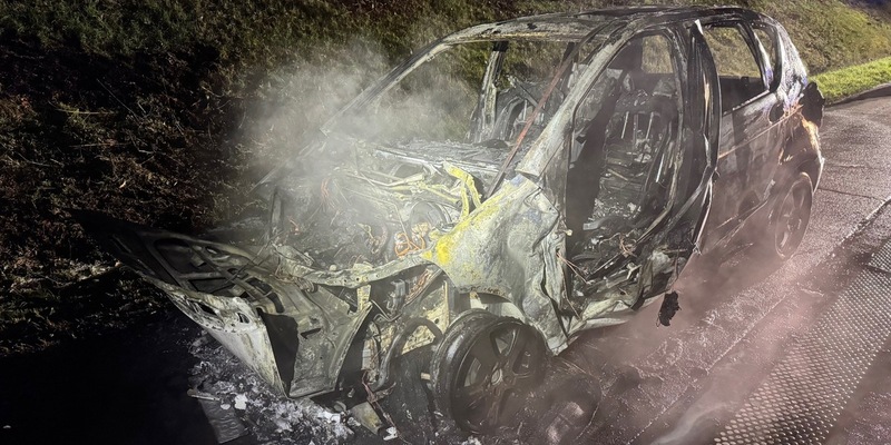 POL-DEL: Autobahnpolizei Ahlhorn: Fahrzeugbrand auf der Autobahn 29 in Hatten - Foto: presseportal.de
