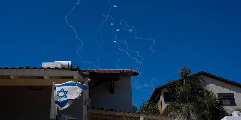 Israel verfügt über ein mehrstufiges Raketenabwehrsystem. Doch Experten warnen vor Engpässen. (Archivbild) - Foto: Baz Ratner/AP/dpa