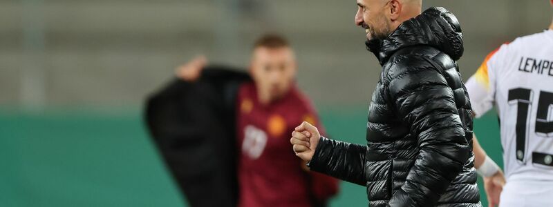 Trainer Antonio di Salvo hat die EM-Quali mit der U21 ungeschlagen beendet.  - Foto: Daniel Löb/dpa