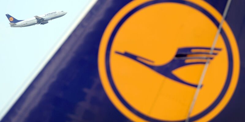 Lufthansa führt die Entscheidung unter anderem auf  - Foto: Arne Dedert/dpa