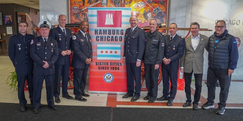 FW-HH: Hamburg - Chicago: Feuerwehren bekräftigen Zusammenarbeit durch Letter of Intent - Foto: presseportal.de