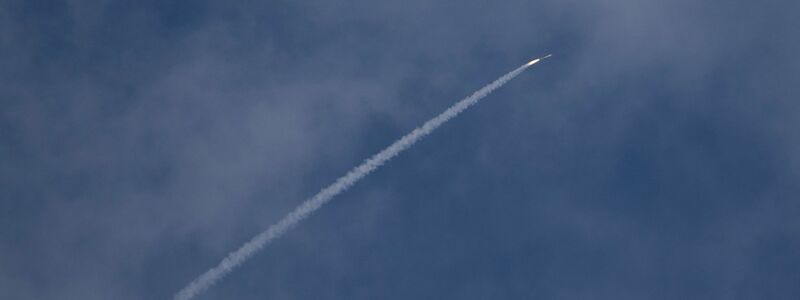 Die Schiitenmiliz Hisbollah feuerte rund 30 Raketen auf die nordisraelische Stadt Karmiel und Umgebung ab. (Archivbild) - Foto: Leo Correa/AP/dpa