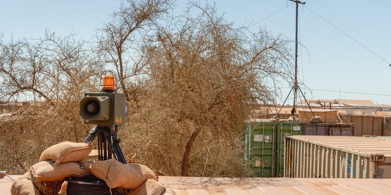 Material kommt an: Letztes Radarsystem zum Feldlagerschutz termingerecht übergeben - Foto: presseportal.de