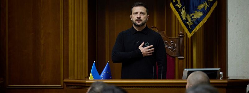 Präsident Selenskyj hat im Parlament in Kiew seinen «Siegesplan» zur Beendigung des Krieges mit Russland vorgestellt. - Foto: Press Service Of The President O/Press Service Of The President Of Ukraine/AP