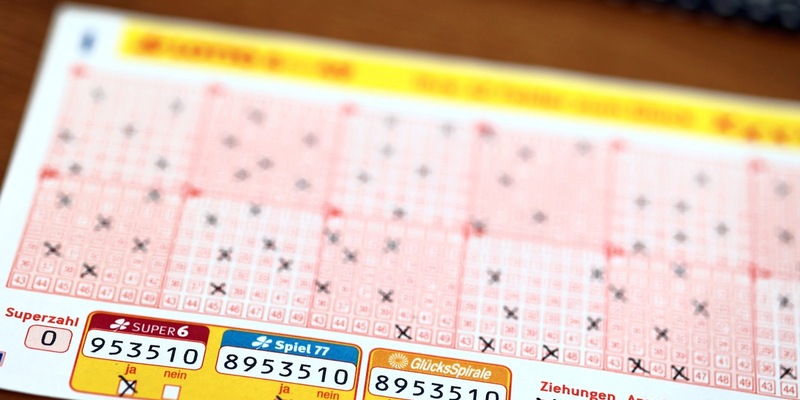 Spiel 77: Millionär im Raum Bottrop / Rund 1,4 Millionen für ein Ja - Foto: presseportal.de