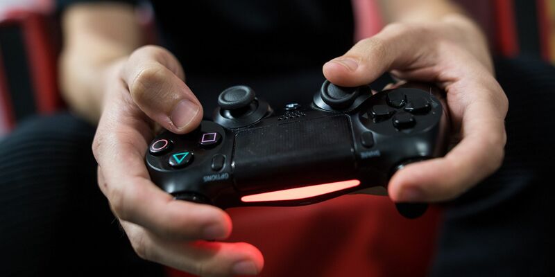 Cheat-Software verstößt grundsätzlich nicht gegen Urheberrecht, sagt der Europäische Gerichtshof. (Archivbild)  - Foto: Sebastian Gollnow/dpa