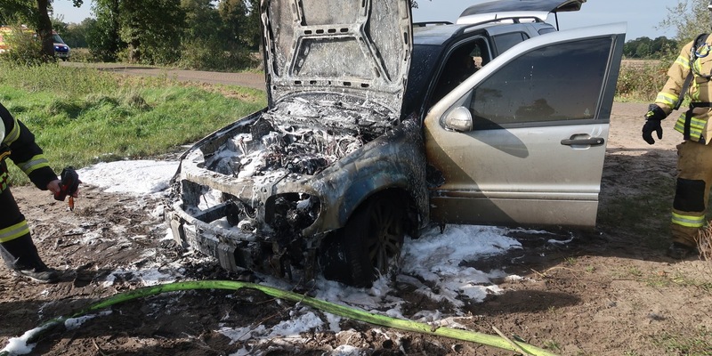 POL-DEL: Landkreis Oldenburg: Fahrzeugbrand in Hatten - Foto: presseportal.de