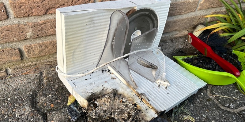 FW Hambühren: Feuerwehrmann rückt zu Brand in eigener Küche aus / Rauchmelder verhindern womöglich Schlimmeres - Foto: presseportal.de