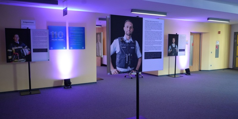 POL-LM: Ausstellung Der Mensch dahinter im Polizeipräsidium Westhessen - Foto: presseportal.de