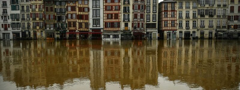 In manchen Regionen fielen rekordverdächtige Niederschläge.  - Foto: Gaizka Iroz/AFP/dpa