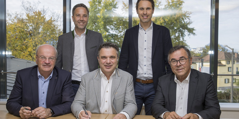 SWB-Vertragsunterzeichnung - Foto: Neumayr über pressetext.de