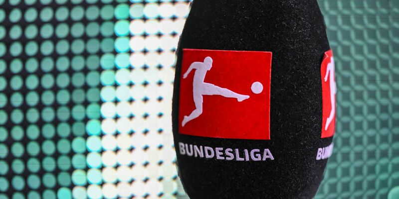 Die Deutsche Fußball Liga startet den Verkauf der TV-Rechte Ende November neu. - Foto: Harry Langer/dpa