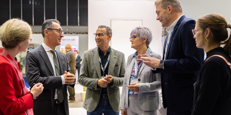 Starke VITAKO Präsenz bei Smart Country Convention: Besuch von BM Cem Özdemir am Stand, erfolgreiche Partnerschaften, Veranstaltungen & innovative Impulse für Digitalisierung im öffentlichen Sektor - Foto: presseportal.de