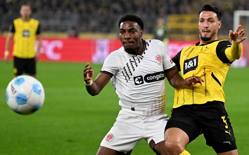 Niko Kovac (r) gibt beim BVB die Richtung vor. - Foto: Bernd Thissen/dpa