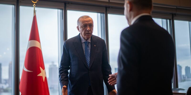 Die Türkei-Reise des Kanzlers könnte einen Wendepunkt in der Türkeipolitik markieren. - Foto: Michael Kappeler/dpa