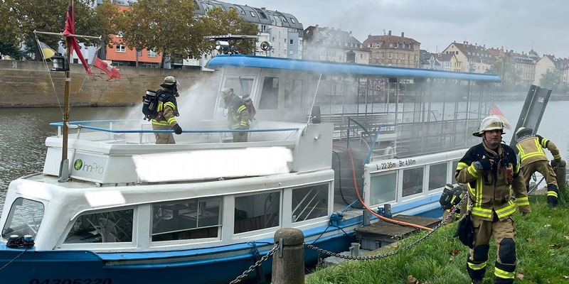 FW Stuttgart: Brand auf Ausflugsschiff - Foto: presseportal.de