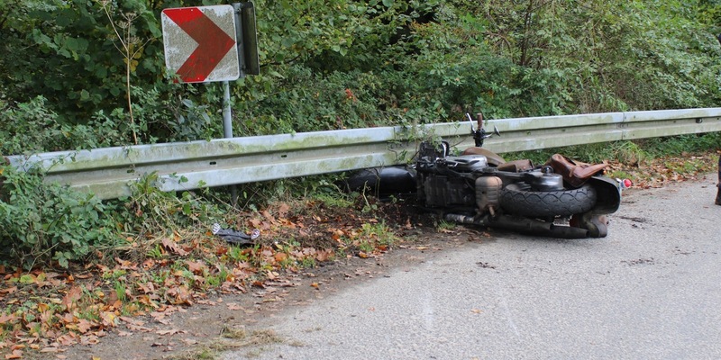 POL-RBK: Rösrath - Motorradfahrer bei Alleinunfall schwer verletzt - Foto: presseportal.de