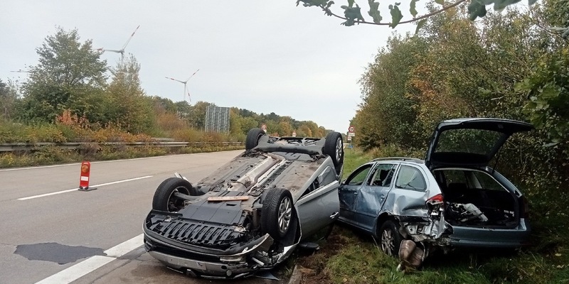 POL-CUX: Verkehrsunfall auf der BAB27 - drei Personen leicht verletzt (Lichtbild in der Anlage) - Foto: presseportal.de