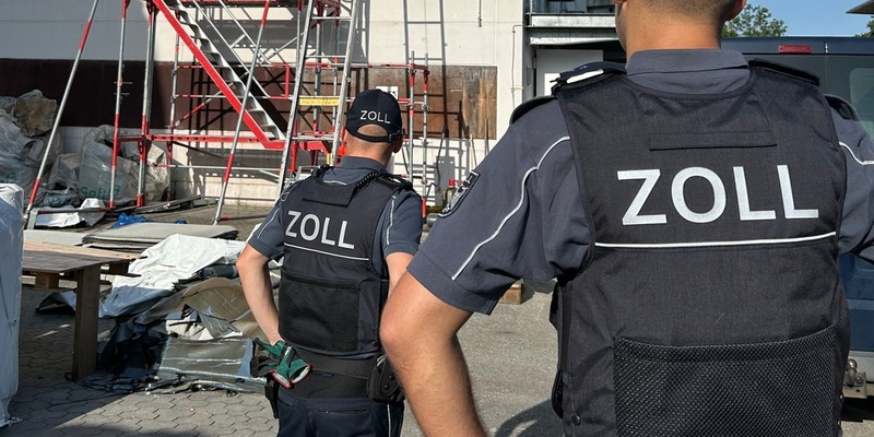 HZA-RO: ZOLL prüft bundesweit zur Sensibilisierung für das Thema Mindestlohn - Deutschland als Gastgeber einer der größten grenzüberschreitenden Prüfaktionen in der Europäischen Union - Foto: presseportal.de