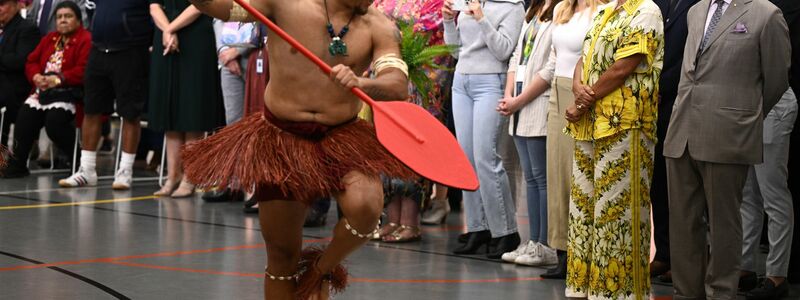 Auch ein Treffen mit Anführern der Indigenen stand auf dem Programm. - Foto: Dan Himbrechts/AAP/dpa