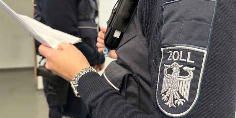 HZA-S: Grenzüberschreitende Prüfaktion der Europäischen Union - Zoll überprüft bundesweit die Einhaltung der Mindestlöhne - Foto: presseportal.de