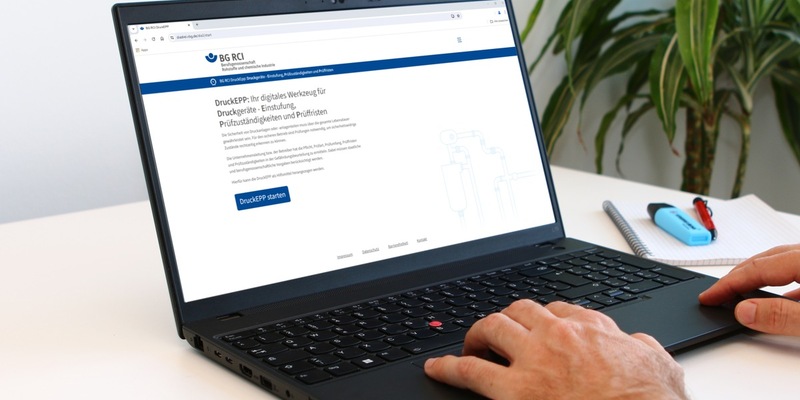 Ob Feuerlöscher oder Industrieanlage: Immer auf den richtigen Druck achten! / Webanwendung der BG RCI hilft bei der Überwachung von Druckgeräten - Foto: presseportal.de