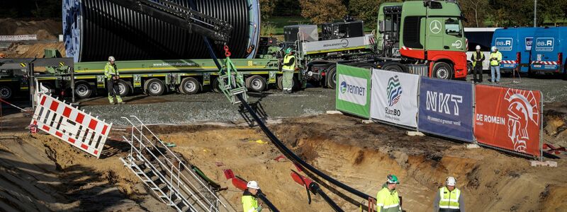 Die Stromtrasse Suedlink soll Strom aus Erneuerbaren Energien von Norddeutschland in den Süden transportieren. (Archivbild) - Foto: Focke Strangmann/dpa