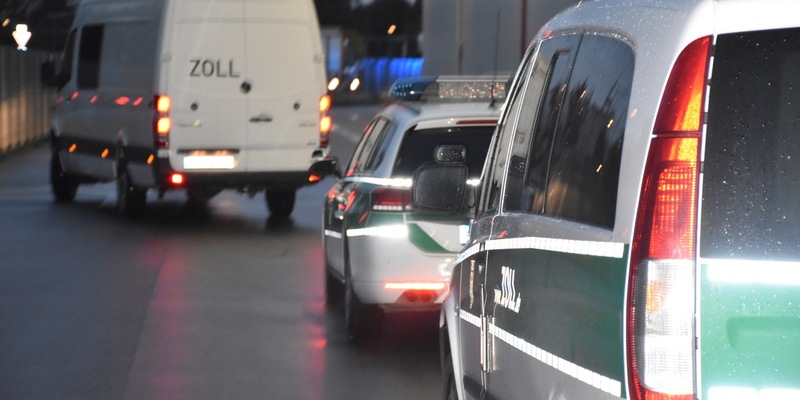 HZA-KR: Hauptzollamt Krefeld prüft in der Logistikbranche - diverse Verstöße und Festnahmen - Foto: presseportal.de