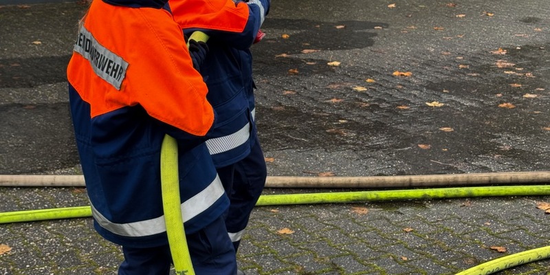 FW Wenden: Jahresabschlussübung der Jugendfeuerwehr der Gemeinde Wenden - Foto: presseportal.de