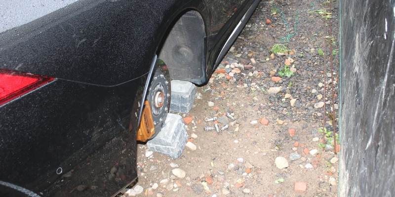 POL-MI: Felgensatz von Mercedes entwendet - Foto: presseportal.de