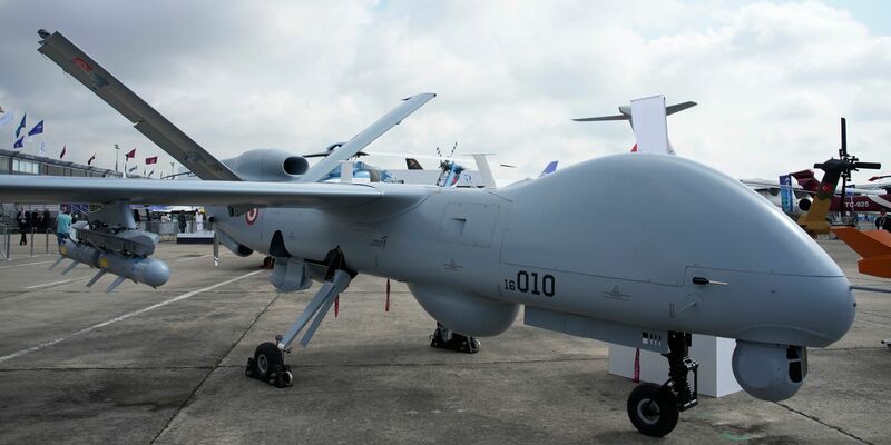 Die Firma ist auch an der Produktion der Drohne Anka beteiligt. (Archivbild) - Foto: Lewis Joly/AP/dpa