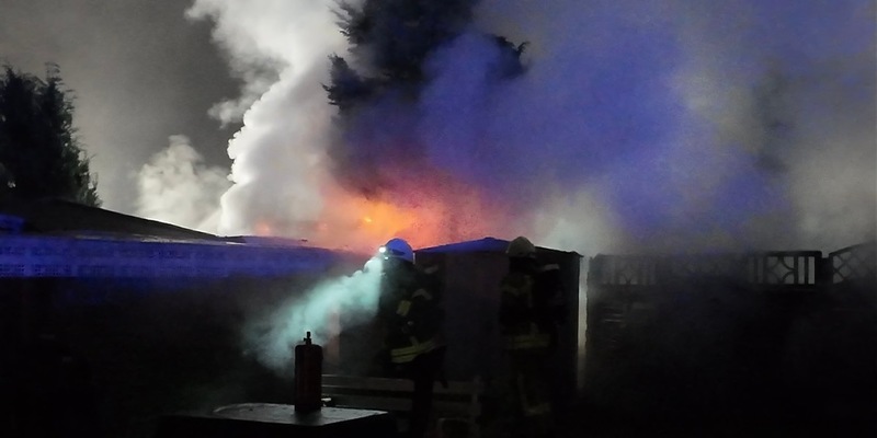 FW-OLL: Brand auf Campingplatz - Hund verstirbt in den Flammen - Feuerwehr kann ein ausbreiten verhindern - Foto: presseportal.de