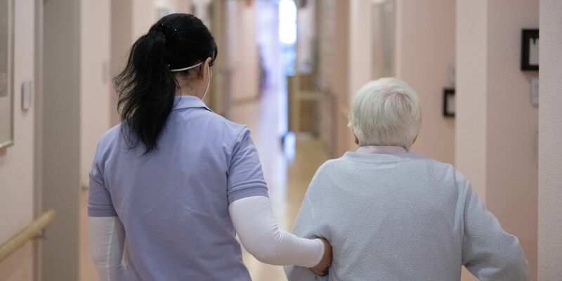 Nach Ansicht von Sozialwissenschaftlern sind die Hürden für ukrainische Geflüchtete bei der Jobsuche teils zu hoch (Symbolbild). - Foto: Sebastian Gollnow/dpa