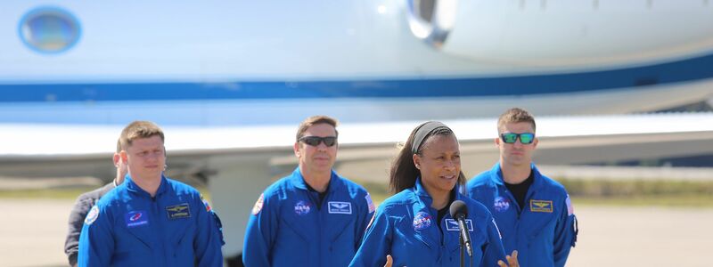 Der russische Kosmonaut Alexander Grebenkin und die Nasa-Astronauten Michael Barratt, Jeanette Epps, sowie Matthew Dominick sind nach Monaten im All auf der Erde zurück. Hier ein Bild vor ihrem Abflug. (Archivbild) - Foto: Richard Tribou/TNS via ZUMA Press Wire/dpa