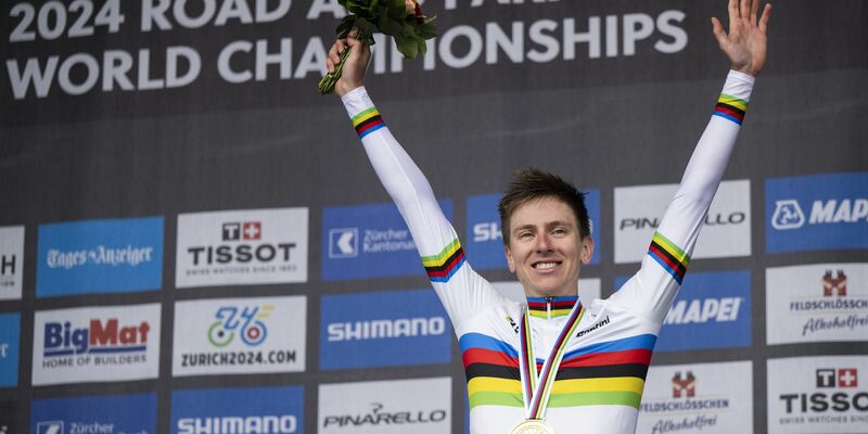 Bleibt dem UAE-Team noch lange erhalten: Rad-Superstar Tadej Pogacar.  - Foto: Ennio Leanza/KEYSTONE/dpa