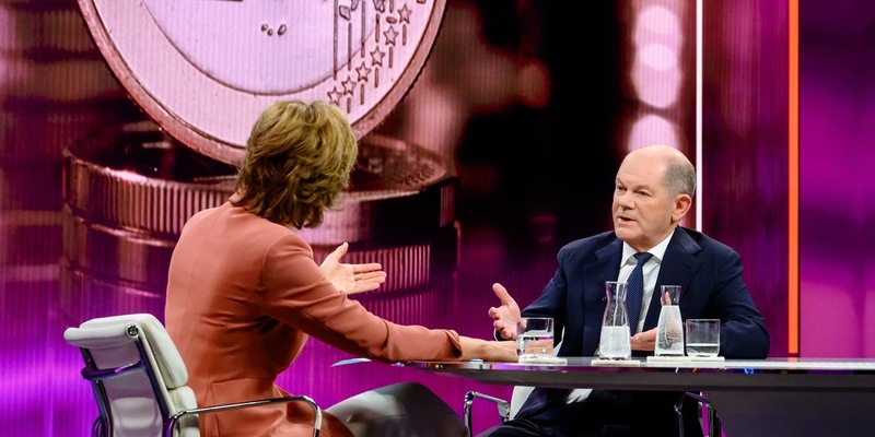 maybrit illner im ZDF: Bundeskanzler will auf Industriegipfel vertrauliche Meinungsbildung - Foto: presseportal.de